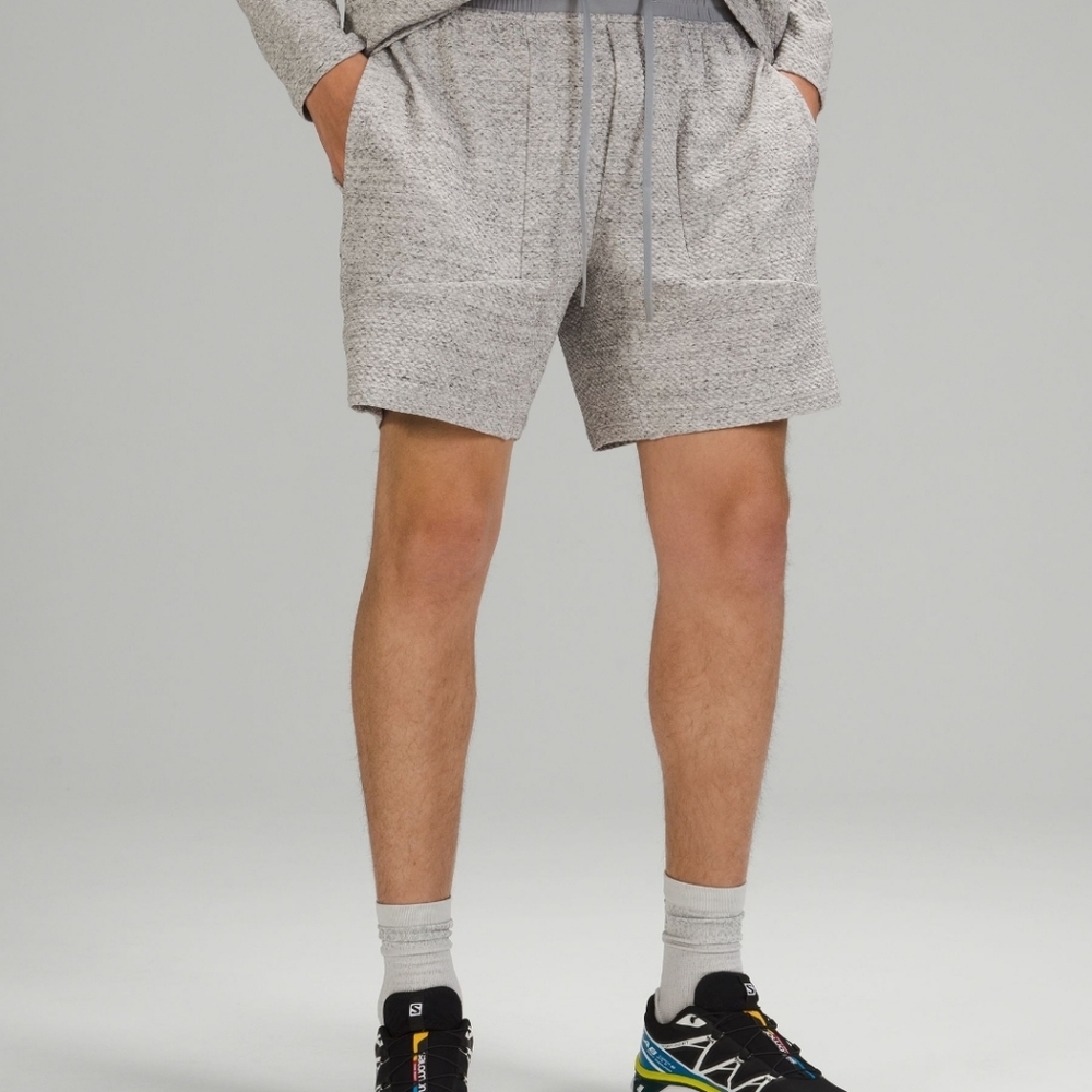 Lululemon Mens At Ease Shorts 7". L. HTMLG/BLK